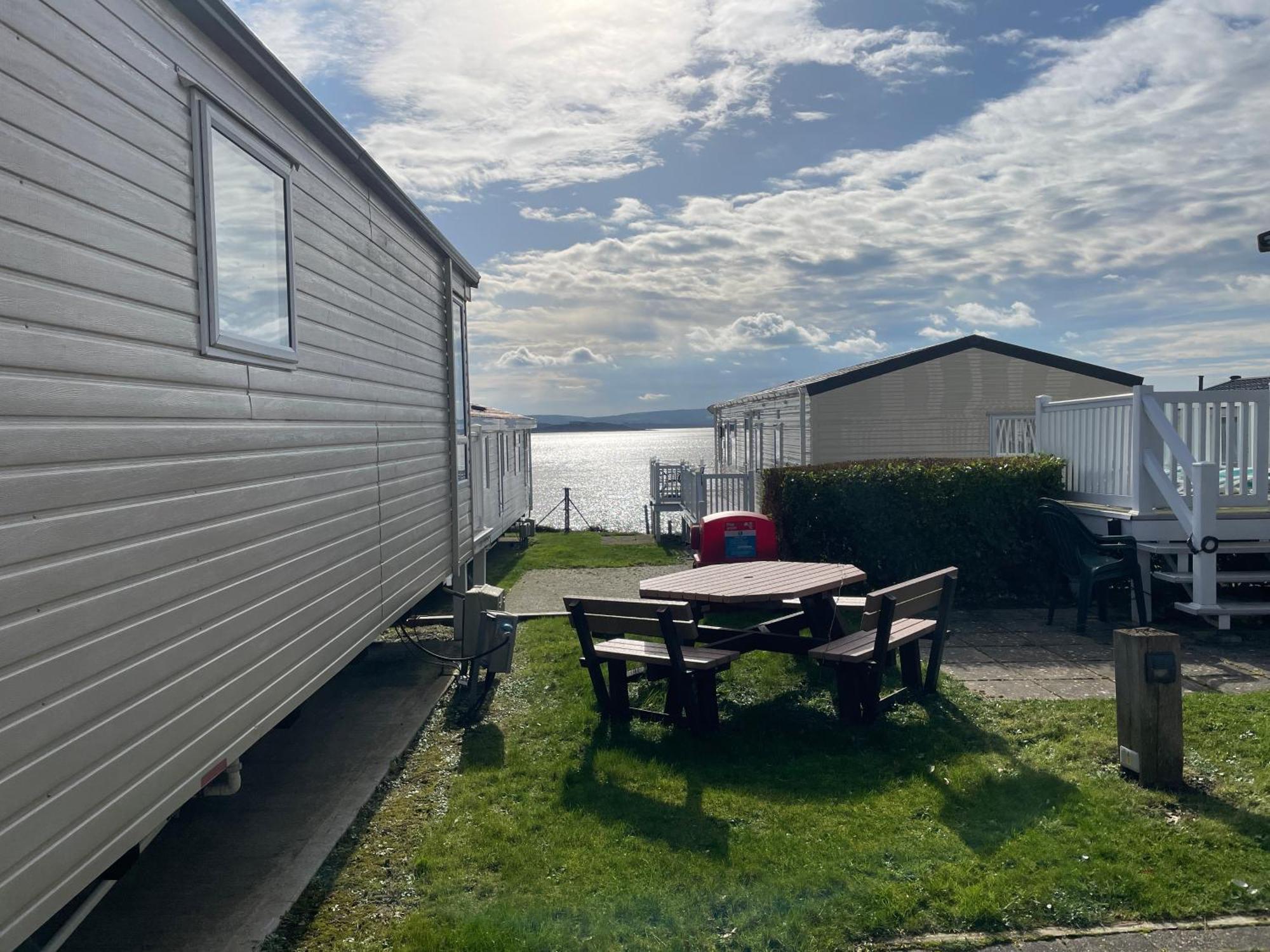 Rockley Park Private Holiday Homes Poole Bagian luar foto
