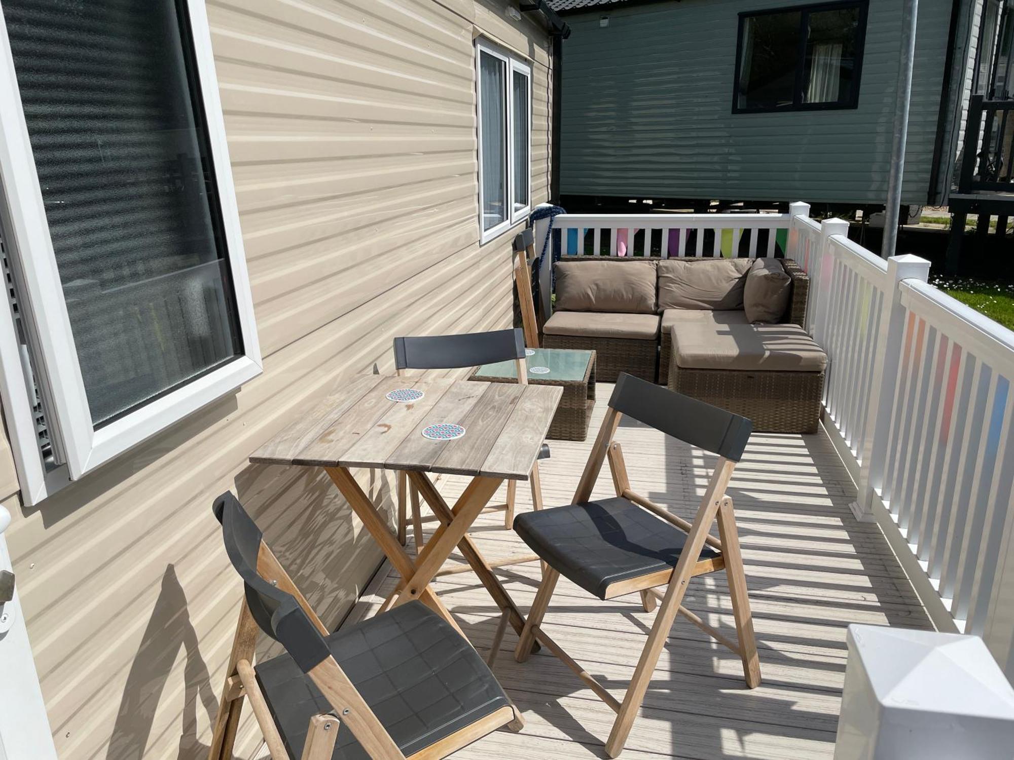 Rockley Park Private Holiday Homes Poole Bagian luar foto