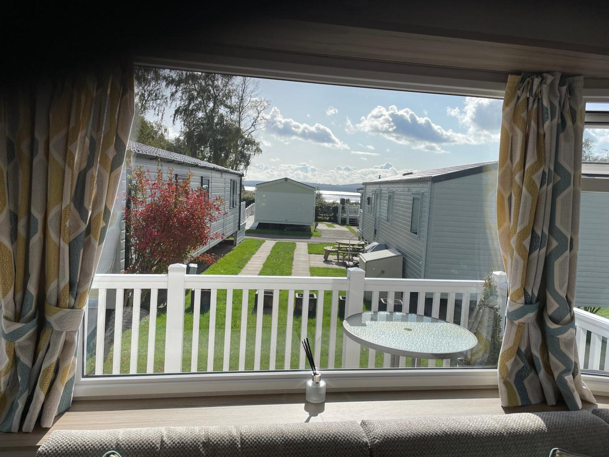 Rockley Park Private Holiday Homes Poole Bagian luar foto