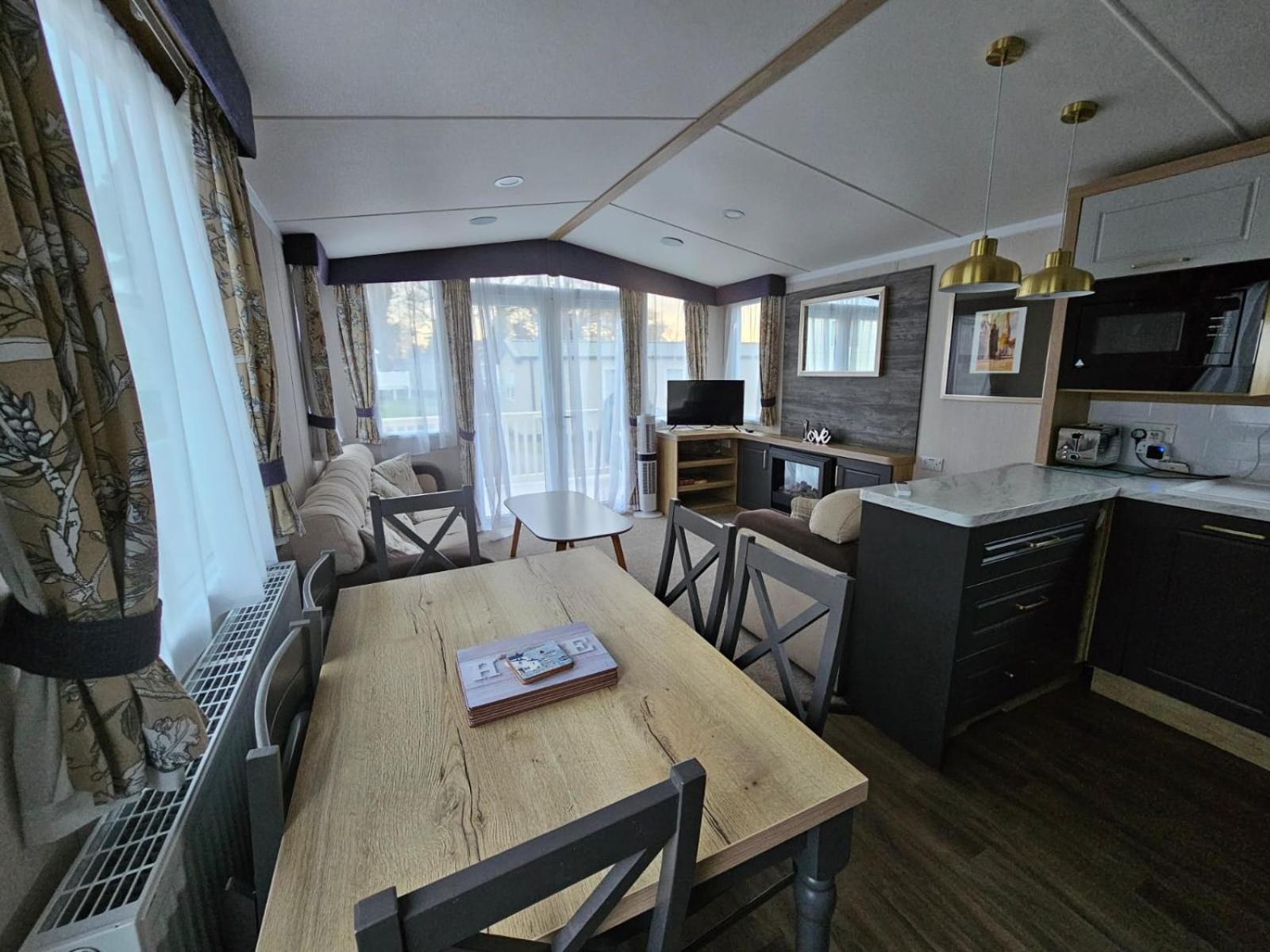 Rockley Park Private Holiday Homes Poole Bagian luar foto
