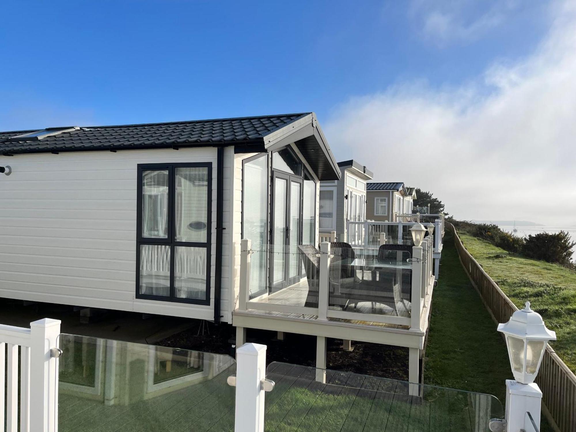 Rockley Park Private Holiday Homes Poole Bagian luar foto