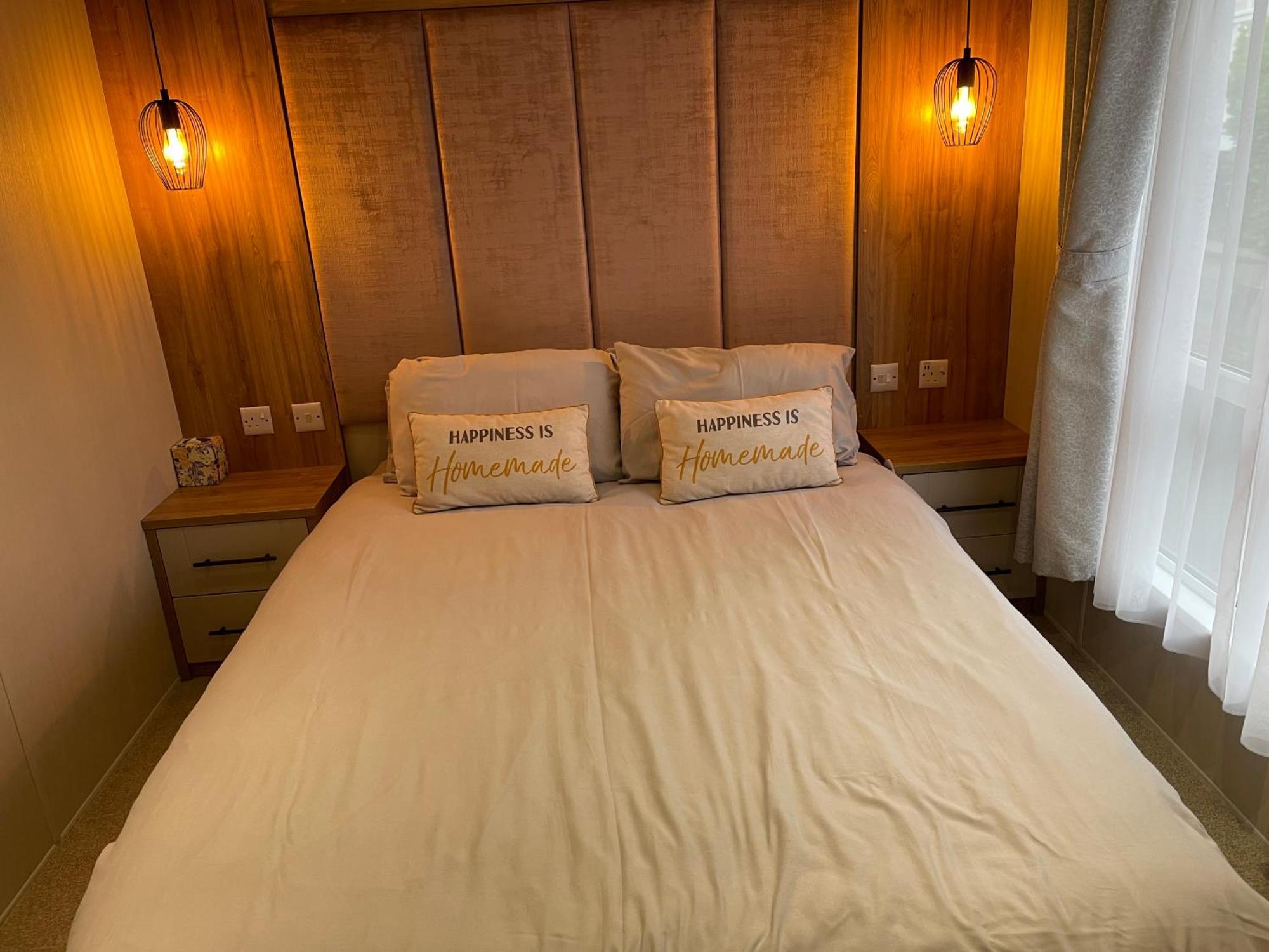 Rockley Park Private Holiday Homes Poole Bagian luar foto