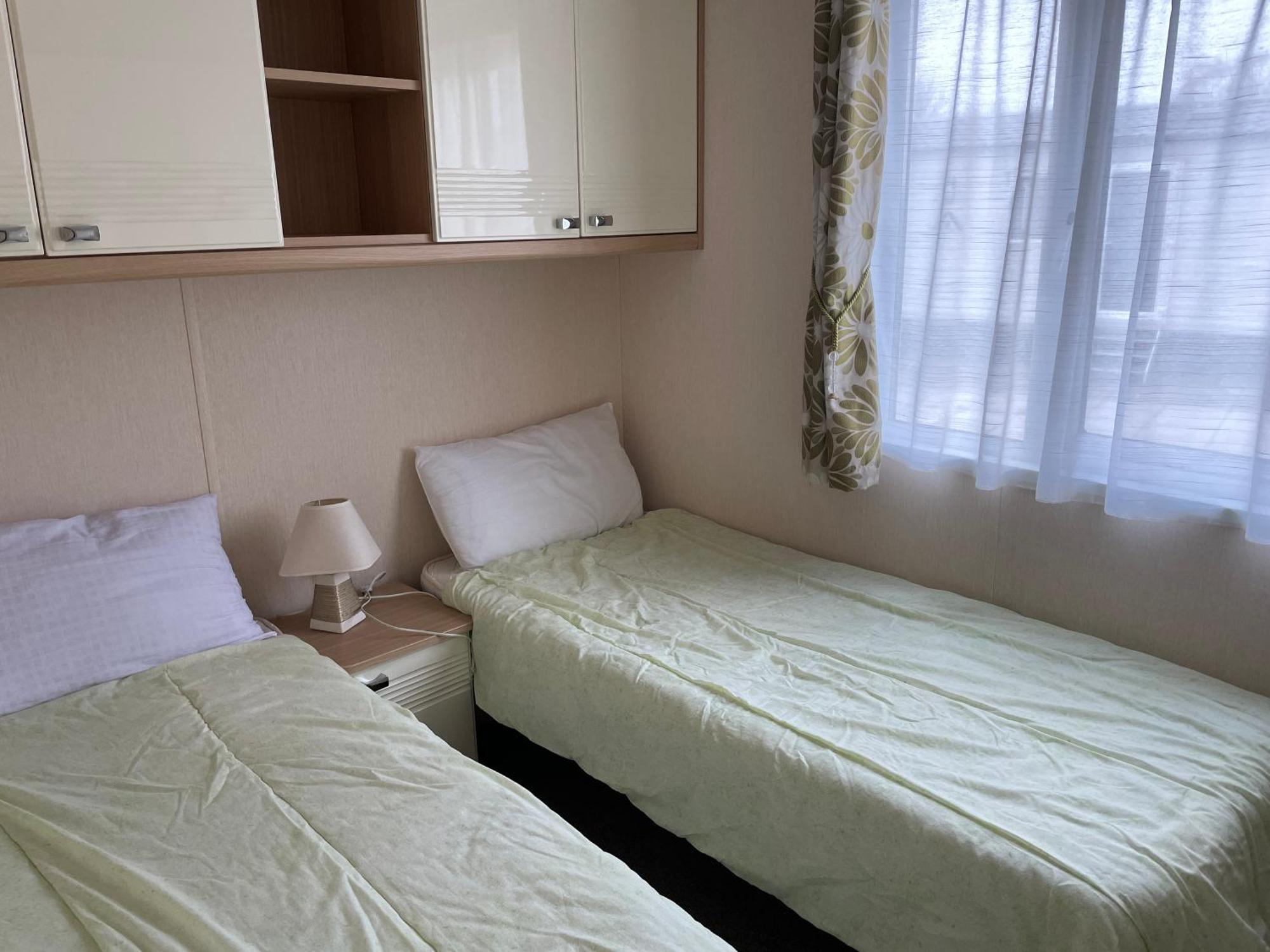 Rockley Park Private Holiday Homes Poole Bagian luar foto