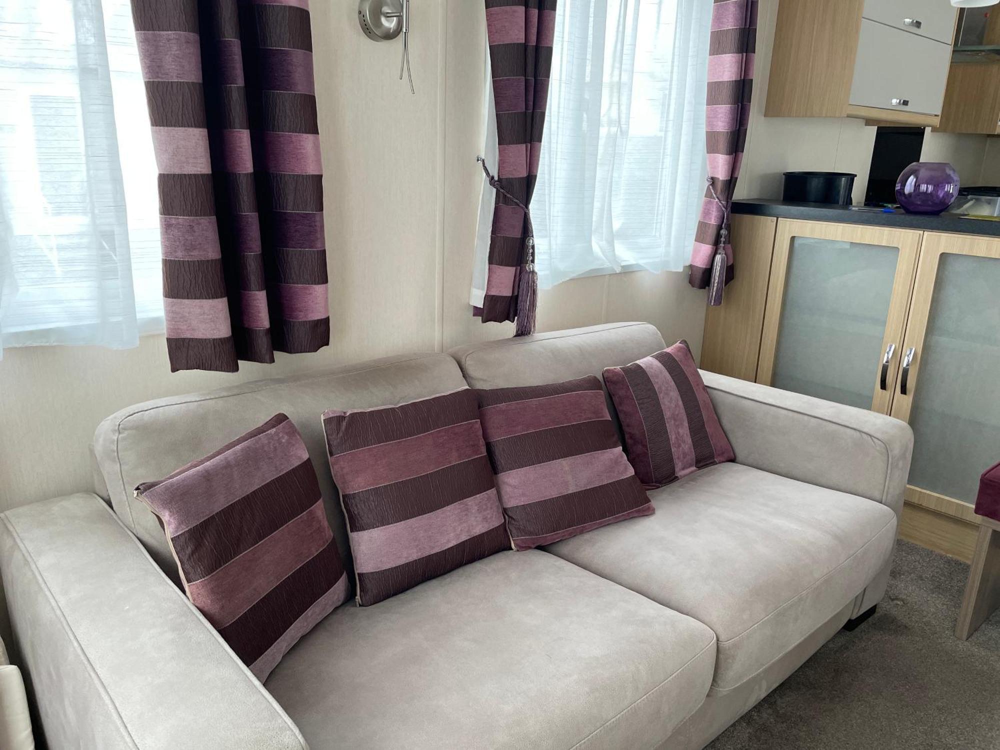 Rockley Park Private Holiday Homes Poole Bagian luar foto