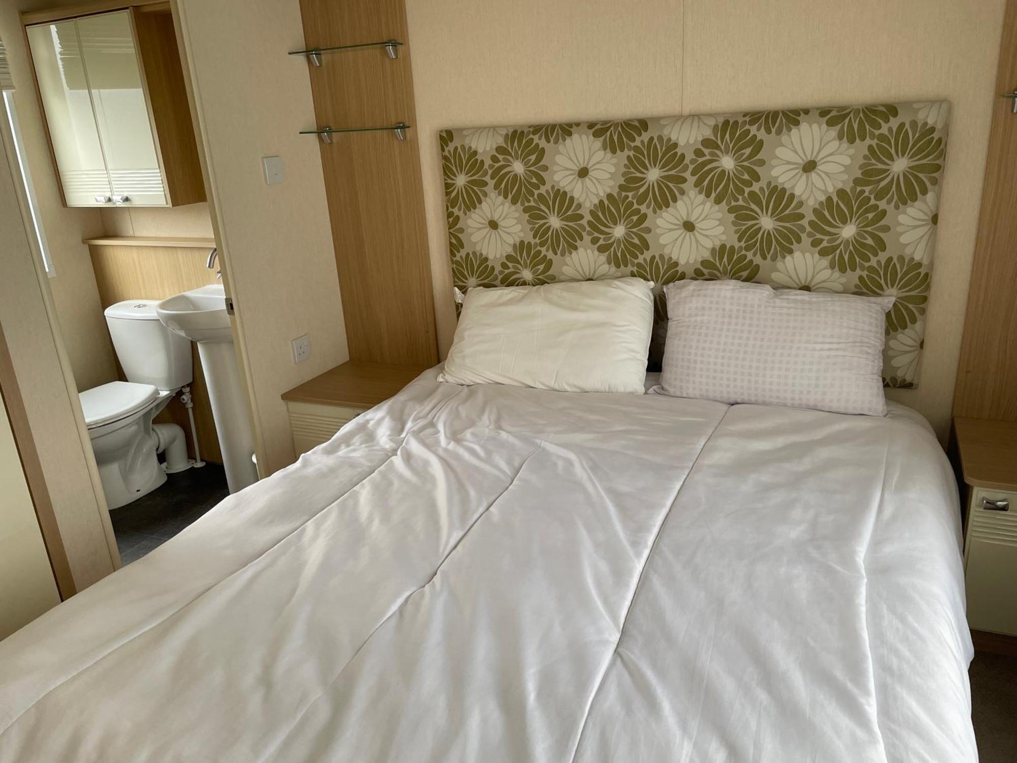 Rockley Park Private Holiday Homes Poole Bagian luar foto