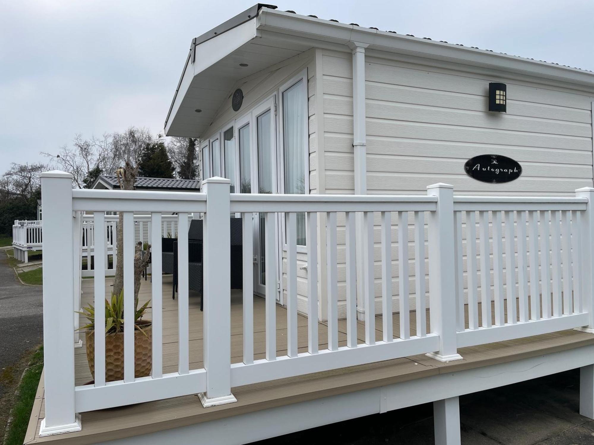Rockley Park Private Holiday Homes Poole Bagian luar foto
