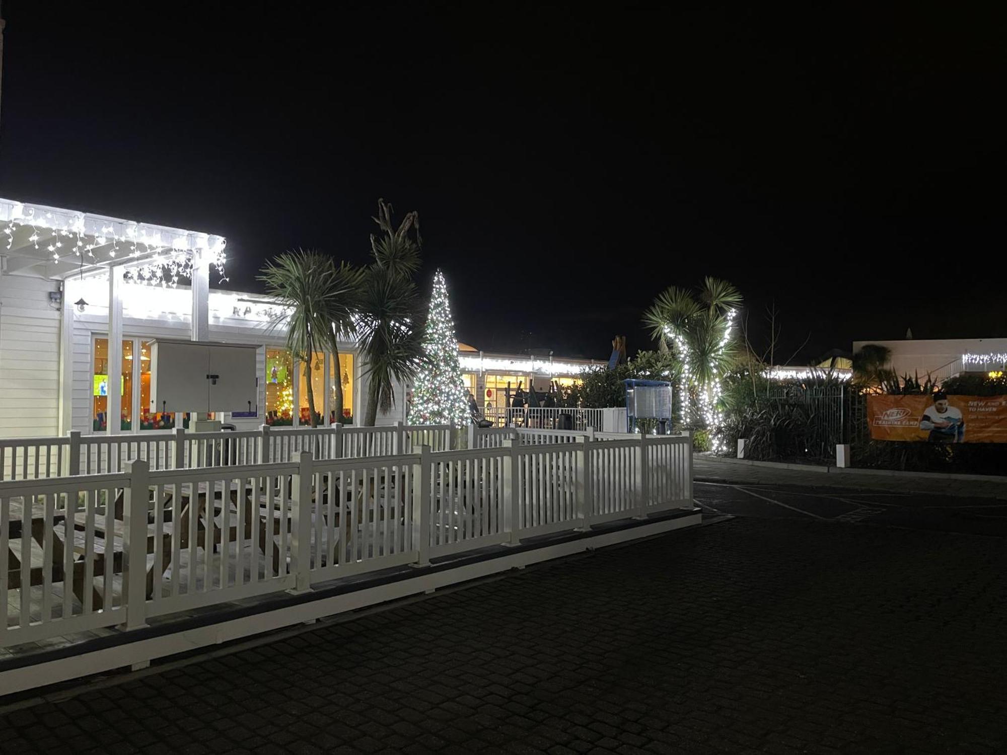 Rockley Park Private Holiday Homes Poole Bagian luar foto