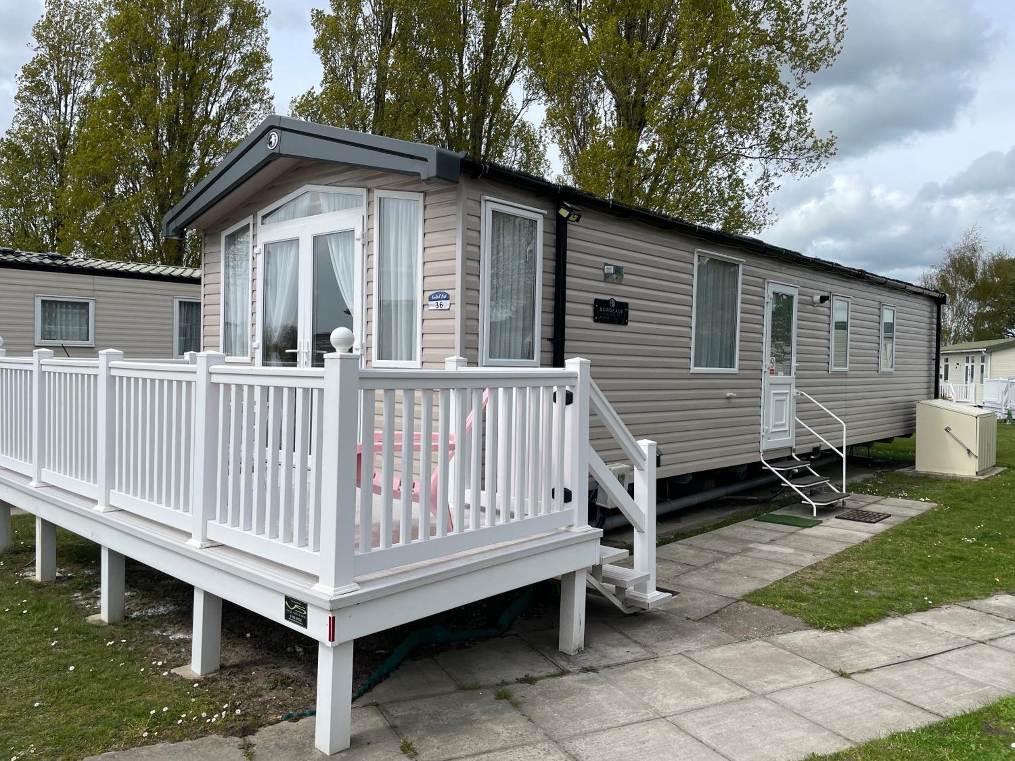 Rockley Park Private Holiday Homes Poole Bagian luar foto
