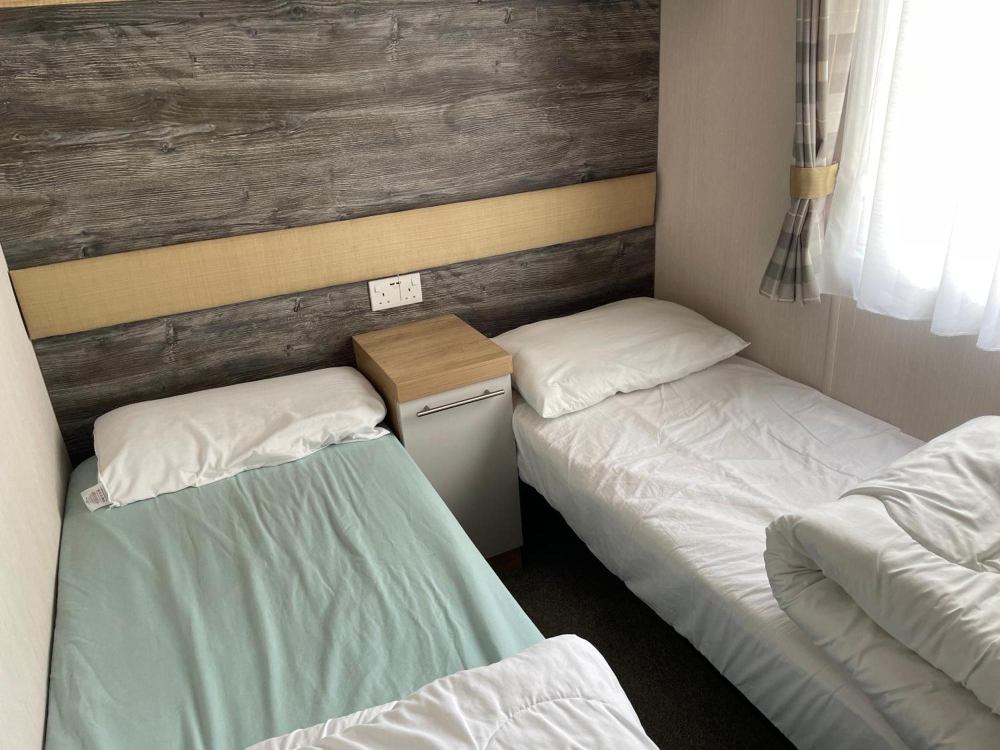 Rockley Park Private Holiday Homes Poole Bagian luar foto